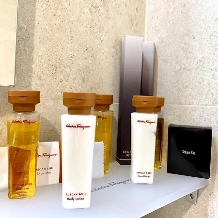 Fontana Di Trevi Luxury רומא